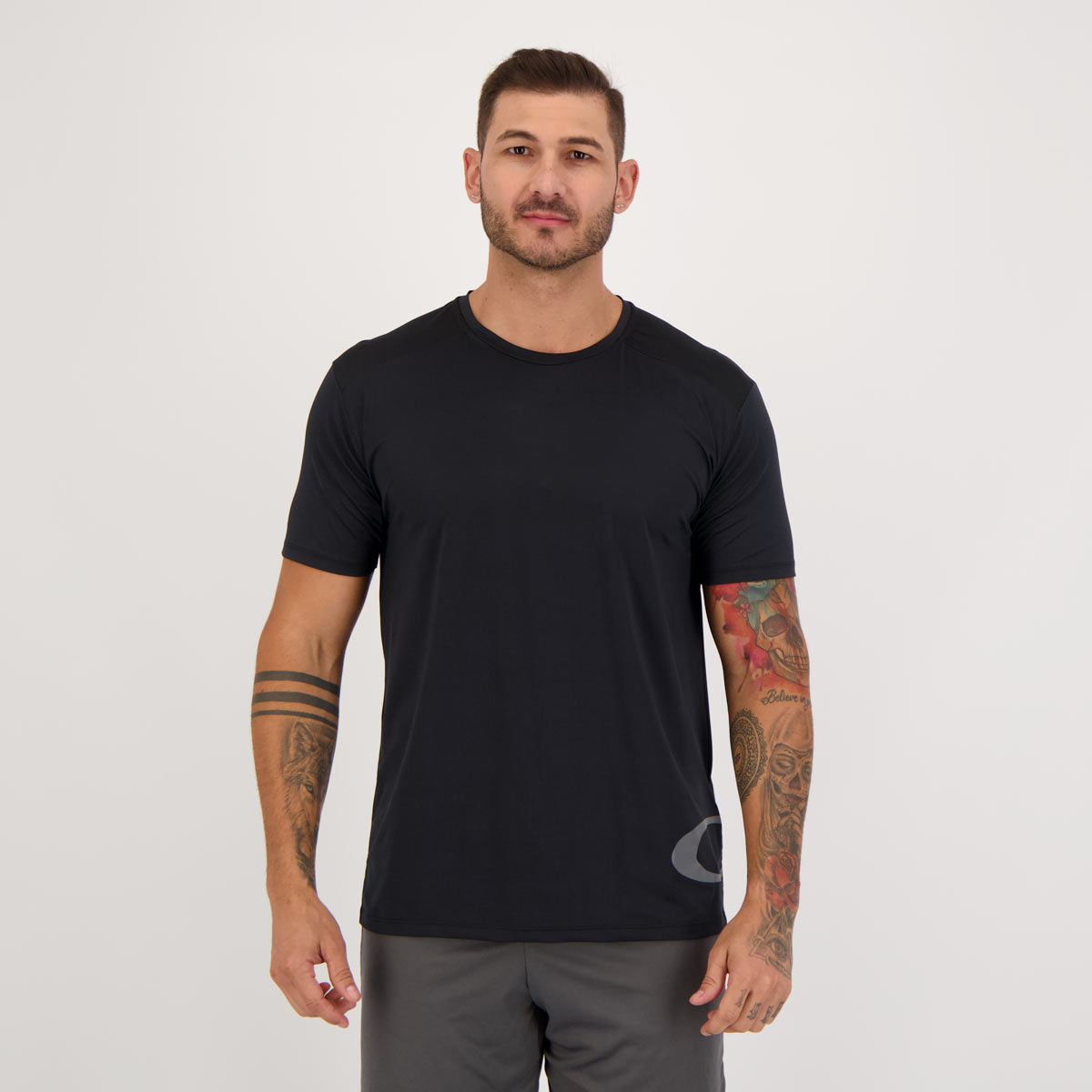 Camiseta Oakley TRN Logo Pocket SS Preta
