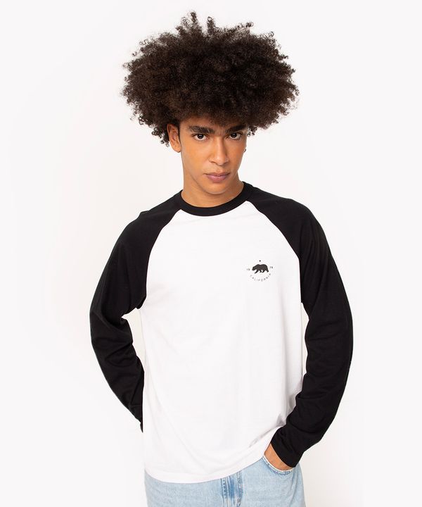 camiseta califórnia manga longa raglan branco GG