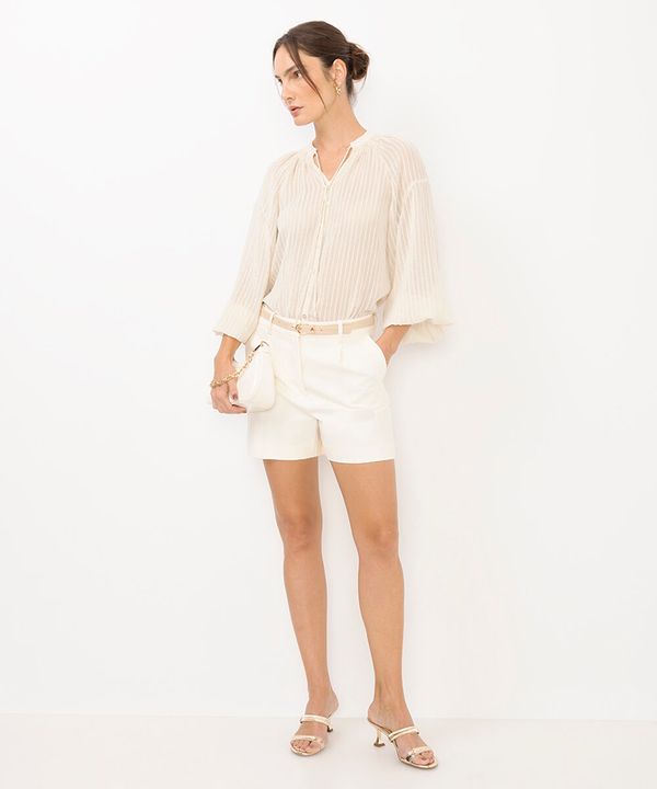 short alfaiatado cintura alta com cinto off white 46