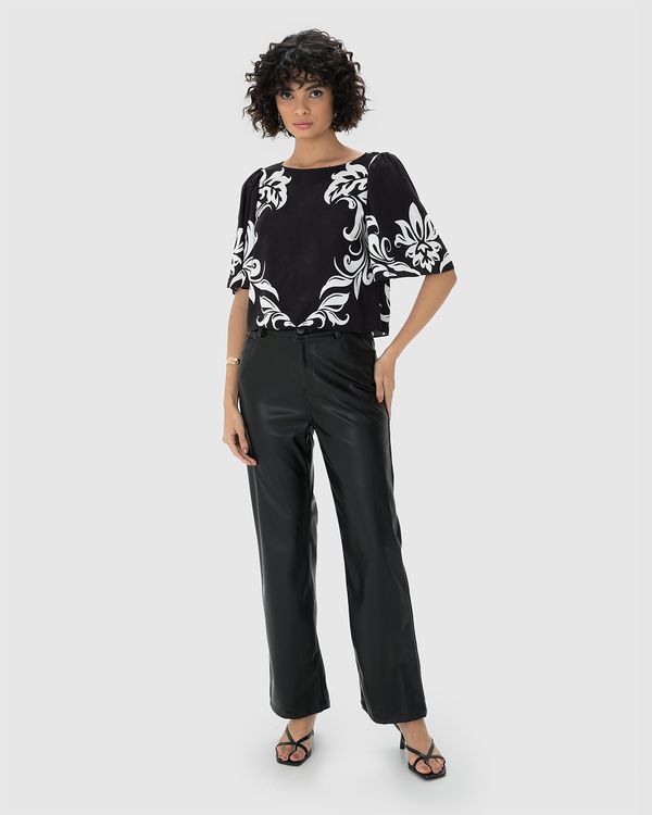 Blusa Ampla Feminina Estampada Decote Canoa Em Viscose - ENFIM Preto - PP