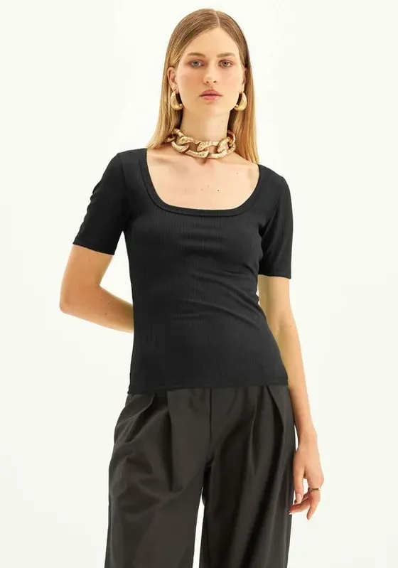 Blusa Manga Curta Decote Quadrado Preto GG