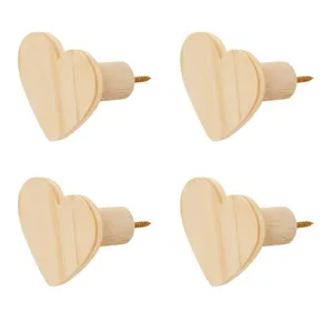 Kit 4 Ganchos Cabideiro de Madeira Pinus Pendurador Parede Formato Coração Decorativo