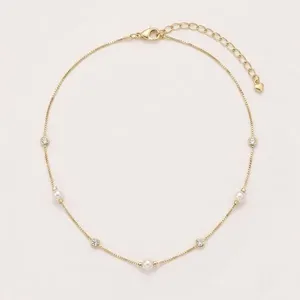 Colar Milliá Pérola e Ponto de Luz Metal com Banho de Ouro Dourado com Pérolas Brancas Feminino Colar Milliá Pérola e Ponto de Luz Metal com Banho de Ouro Dourado Feminino