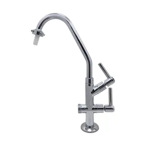 Torneira Tanque/Jardim Mesa Bica Longa Flexível 1/4V Cromado Bognar Torneira para Tanque/Jardim Mesa Longa Flexível C31 Cromada