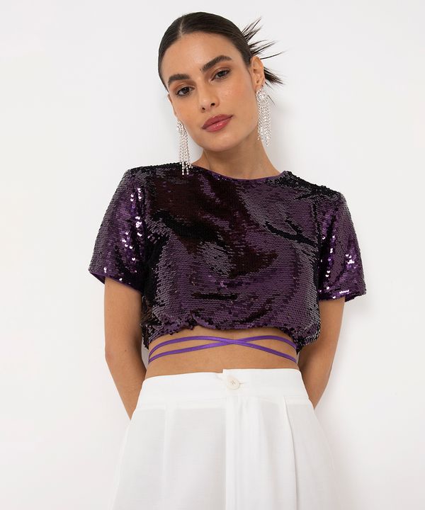 blusa cropped de paetê manga curta com amarração roxa M