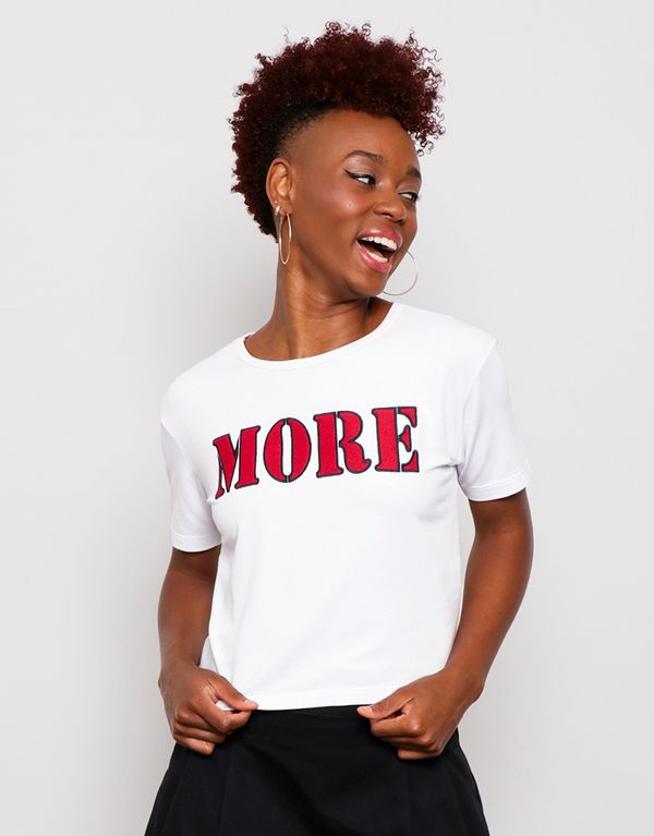 Blusa Feminina Manga Curta com Bordado Branca P