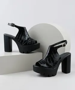 Sandal Boot Feminina Oneself Salto Alto Grosso Tratorada Texturizada Croco Preta 38