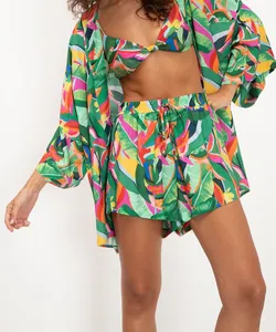 short saída estampado verde G
