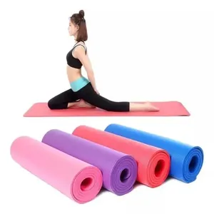 Tapete para Yoga e Exercícios 1,73m X 61cm Antiderrapante Confortável Portátil em PVC Yeet Tapete Esteira de Yoga Ginástica 1,73m X 61cm Antiderrapante em PVC Yeet