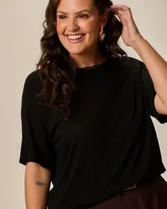 Blusa Feminina Plus Size Ampla Detalhe Costura Ombro Em Viscose Stretch Preto - G5