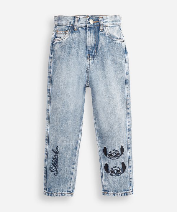 calça mom jeans infantil com bordadado stitch azul 12