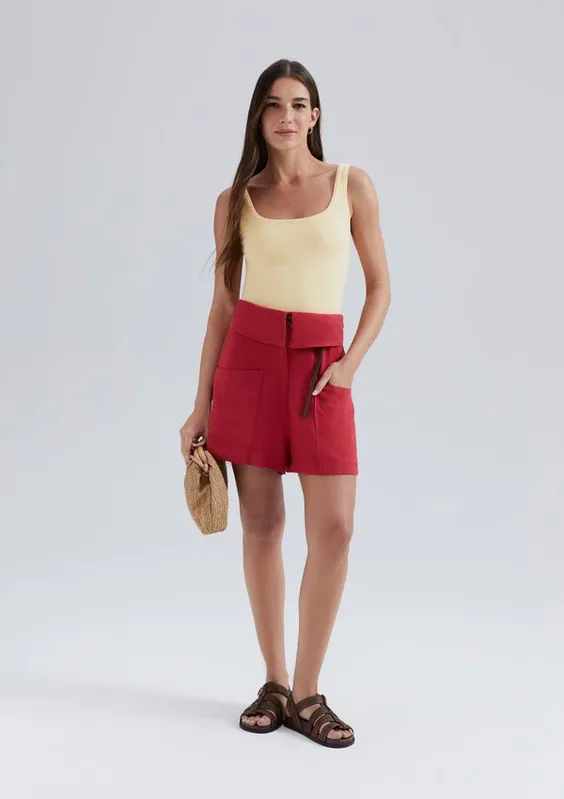 Shorts Feminino Em Alfaiataria - Vermelho 038
