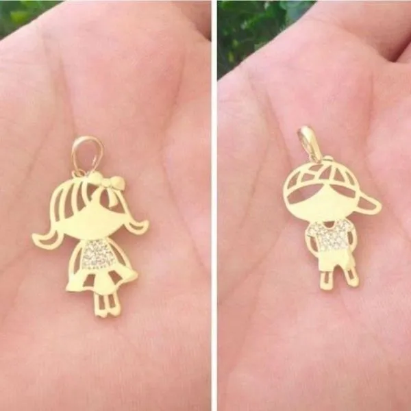 Pingente Menino Ou Menina Grande 3cm Banho De Ouro