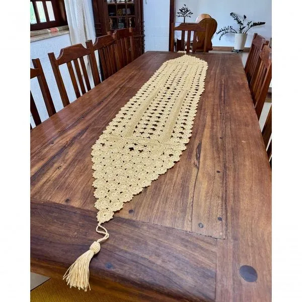 Caminho de Mesa Crochê Artesanal em Polipropileno 2,20Mx45CM Champanhe Caminho de Mesa Crochê Artesanal Polipropileno 2,20Mx45CM Champanhe