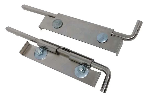 Trinco para Porta de Enrolar Lateral Interno Metal Cromado 2 Peças Dovale Trinco para Porta de Enrolar Lateral Interno Metal Cromado 02 Peças