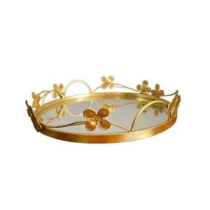 Bandeja Redonda Metal com Alças Espelho 32cm para Decoração e Organização Dourado Tok da Casa Bandeja Redonda Metal com Alças Espelho 32cm Fundo Espelhado Dourado Tok da Casa