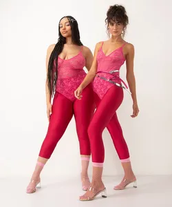 calça legging capri cintura alta acetinada vermelha GG