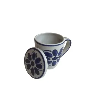 Charmosa Caneca de Porcelana pintada à mão com Tampa
