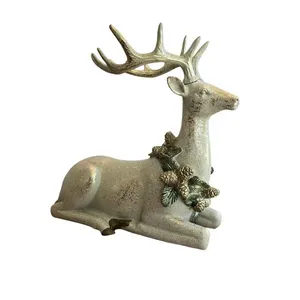 Rena Decorativa Deitada Deitada 28cm para Decoração de Natal com Acabamento Dourado Cinza Ouro Tok da Casa Rena Decorativa Deitada Deitada 28cm com Acabamento Dourado Cinza Ouro Tok da Casa
