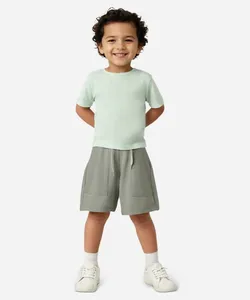 bermuda de moletom infantil com recortes verde 10