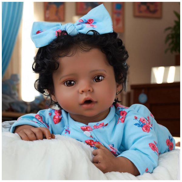 Bebê Recém-Nascido Newborn,Boneca Realista SCOM Vida Real Renascida 50 Centímetros Afrodescendente, Corpo de Tecido Acolchoado