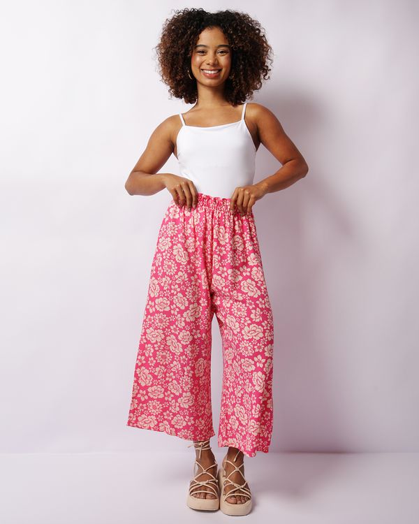 Calça Pantacourt Estampa Folhas Rosa G