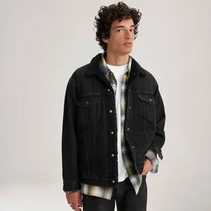 Jaqueta Jeans Levi's® Trucker Relaxed Sherpa Preta - XXL USA | EGG BR