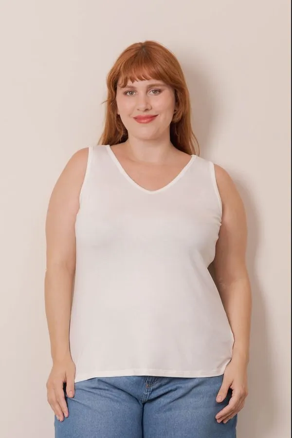 Regata Decote V Plus Size Off White-EXG