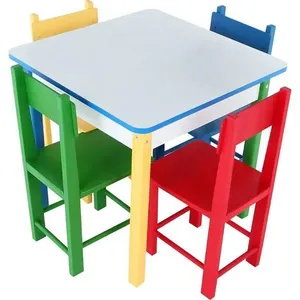 Conjunto de Mesa e 4 Cadeiras Infantil de Madeira e MDF Coloridas 60x60CM Carlu Brinquedos Conjunto Mesa e 4 Cadeiras Infantil Madeira Coloridas 60x60CM Carlu Brinquedos