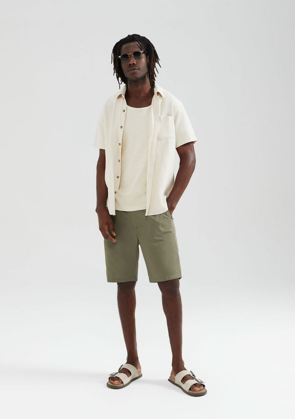 Bermuda Básica Masculina Chino Reta Em Sarja - Verde 046