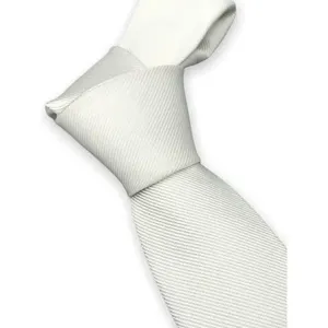 Gravata Slim Masculina OEM Noivo Premium 100% Poliéster 140x5cm Branco Masculino Gravata Slim Masculina OEM Noivo Premium 100% Poliéster 140x5cm Branco