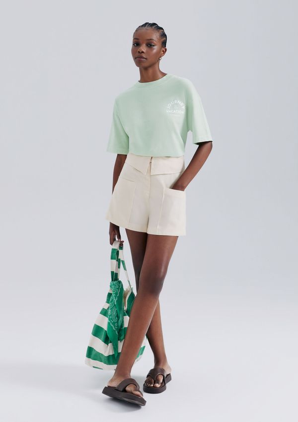 Shorts Feminino Em Alfaiataria - Nude 040