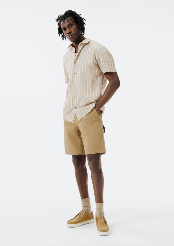 Bermuda Masculina Carpinteiro em Sarja Texturizada - Bege 044