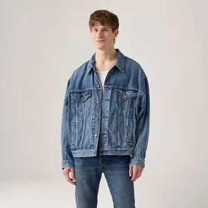 Jaqueta Jeans Levi's® Trucker Pride Lavagem Média - L USA | G BR