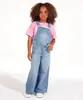 jardineira jeans infantil com strass de estrelas azul 12