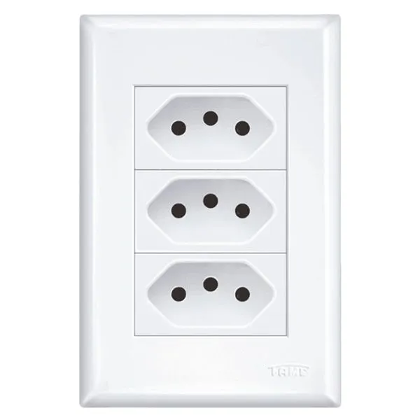 Tomada Fame Tripla 2P+T com Placa 10A/250V Evidence 3267 Branco (MP)
