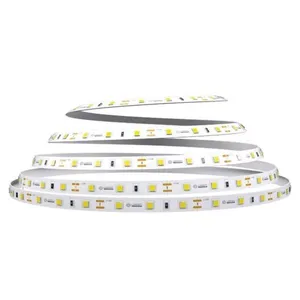 Fita LED 5 Metros 10W/m IP65 810 Lúmens 220V Luminatti Fita de LED 50 Metros 10W/m IP65 810 Lúmens por metro Luz Amarela 220V