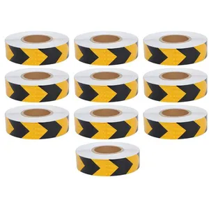 Kit 10 Faixas Refletivas Seta 25M Sinalização Segurança Viária Amarelo e Preto AB Mídia Kit 10 Faixas Refletivas Seta 25M Segurança Amarelo e Preto AB Mídia