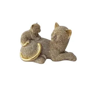Estátua Decorativa Gato com Filhote em Resina para Decoração com Mini Brilhantes Dourado Braswu Estátua Decorativa Gato com Filhote em Resina com Mini Brilhantes Dourado Braswu