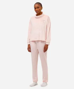 pijama de fleece longo texturizado e bordado rosa PP