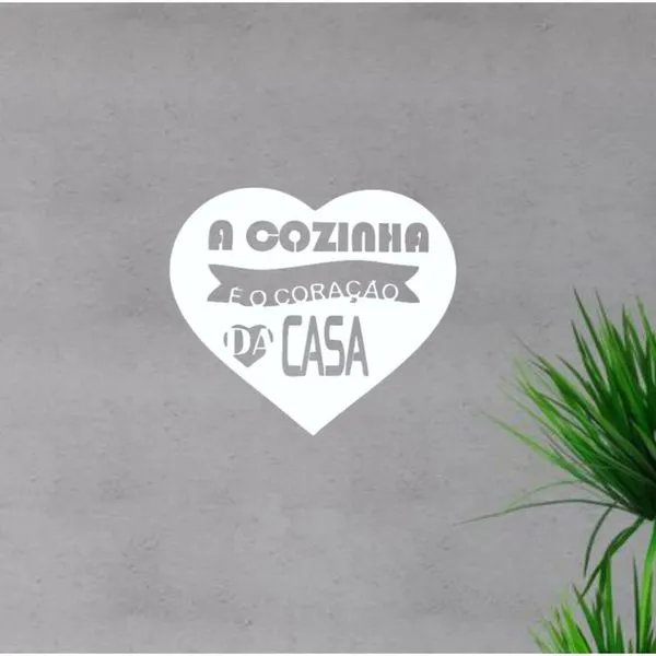 Quadro para Chaves a Cozinha É o Coração da Casa [F031] para Até 5 Peças com Corte a Laser Branco Trovarelli Móveis Quadro para Chaves a Cozinha É o Coração da Casa [F031] para Até 5 Peças com Corte a Laser Branco