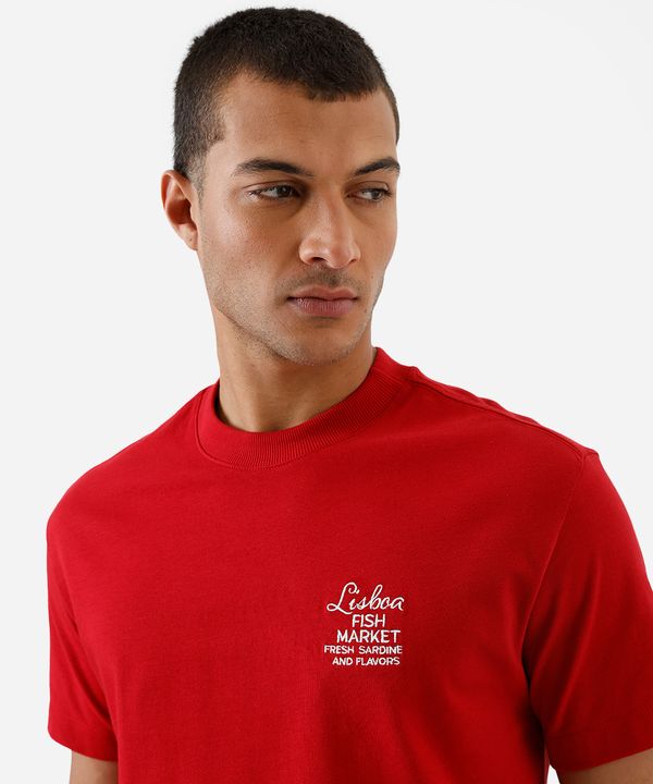 camiseta masculina de algodão bordado lisboa vermelha G