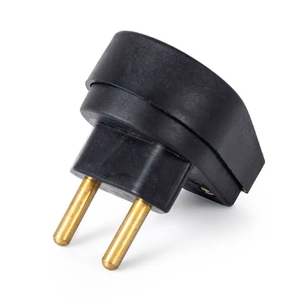 Plug Macho para Tomada Elétrica 10A de 90 graus Preto