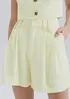 Shorts Feminino Em Alfaiataria Peach Touch - Amarelo 034