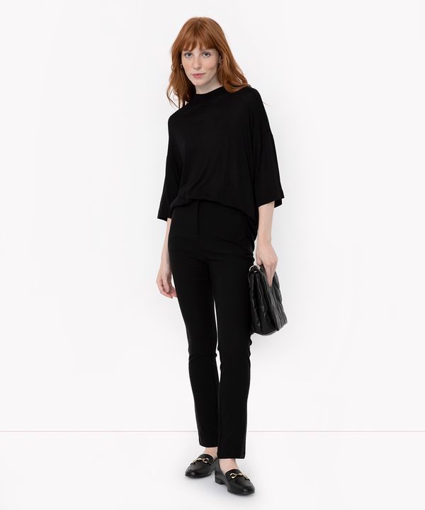 calça legging reta com bolsos preto 42