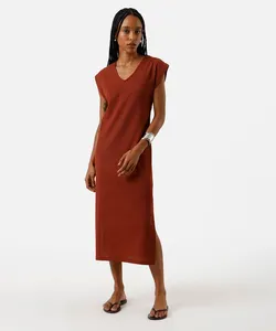 vestido midi muscle feminino com fendas texturizado básico marrom GG