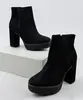 Bota Feminina Vizzano em Suede Cano Curto Salto Alto Preta 36