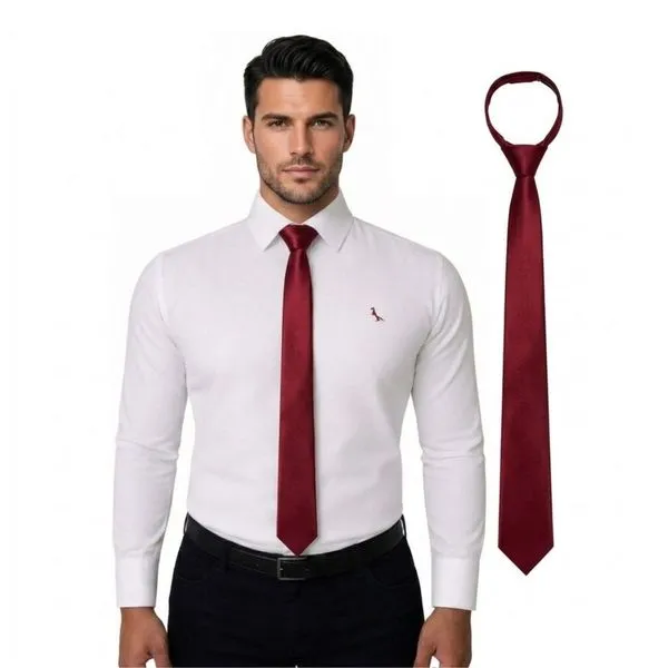 Gravata Slim Masculina Social Lelo Slim Lisa em Poliéster 5cm a 6cm 145cm Vermelho Gravata Slim Masculina Social Lelo Slim Lisa Poliéster Vermelho 5cm a 6cm