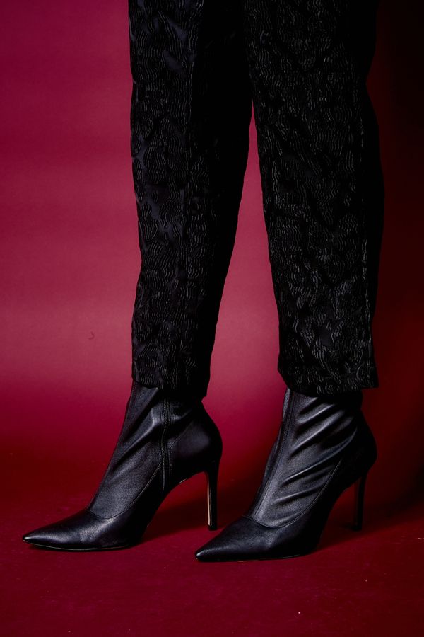 BOTA MUST COURO PRETO - 37