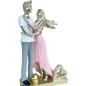 Estátua Decorativa Casal Concepts Life Dourado 437-6620128